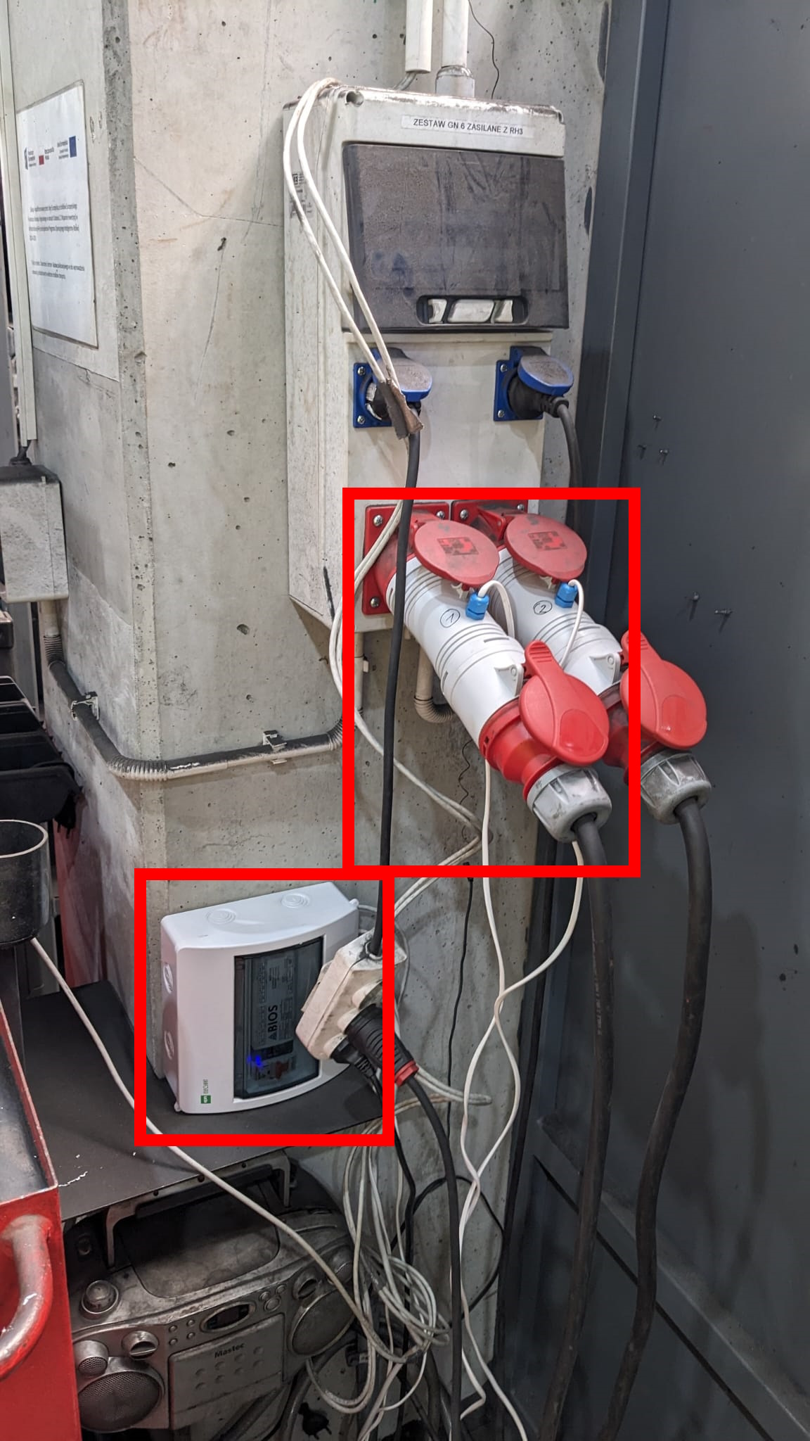 Welding machine monitoring: 2 BIOS-CT-01 modules and a BIOS-IO-01 module connected to the LAN